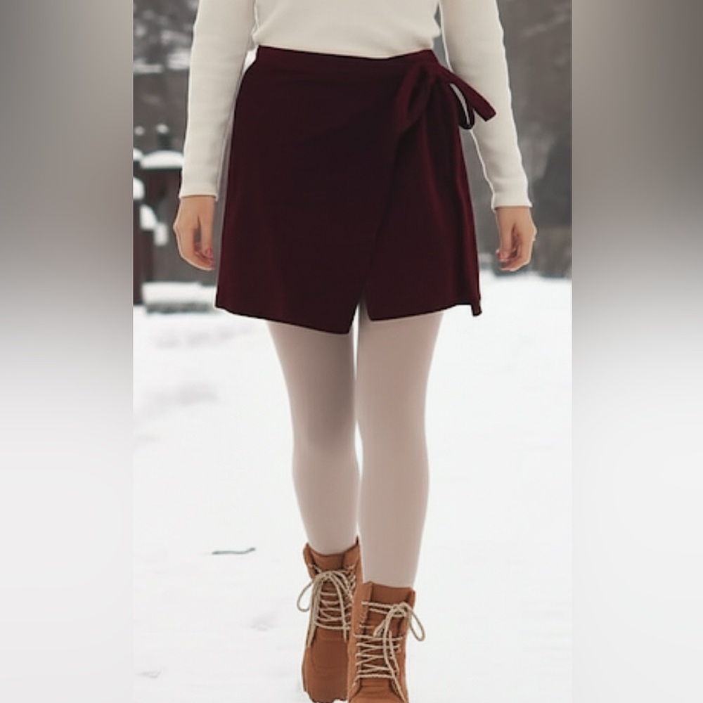 Chelsea & Violet womens burgundy velvet skirt tie waist M